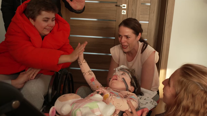 V7N - Ninka a Amelia